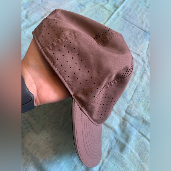 Nike Women’s Featherlight Mauve Purple Dri-fit Running Cap - Picture 6 of 7